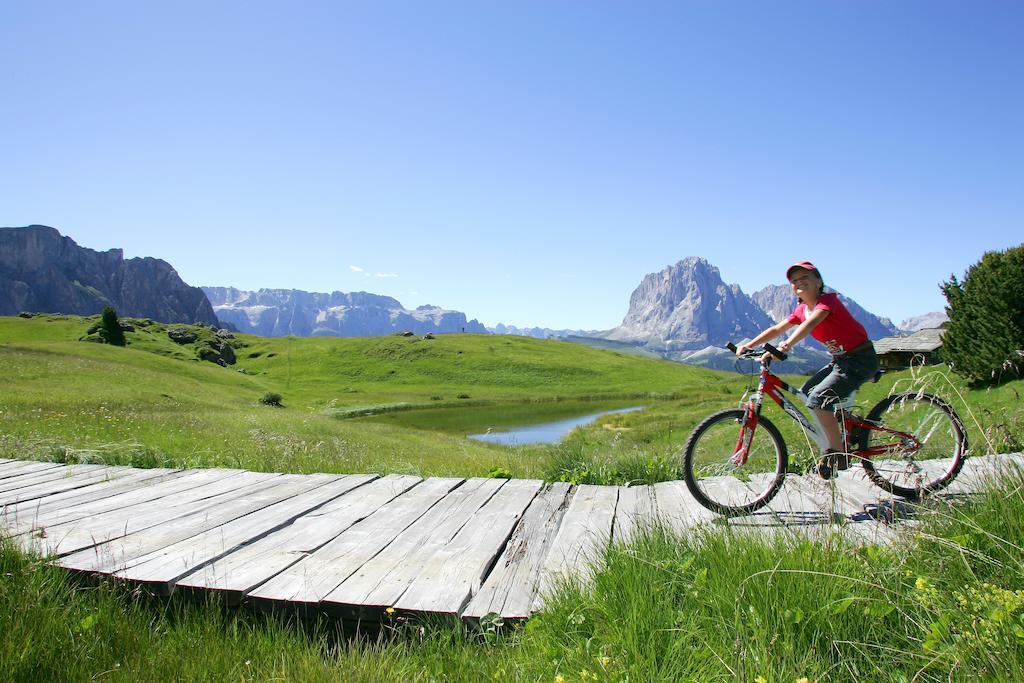 Apartments La Baita Santa Cristina Val Gardena Ngoại thất bức ảnh